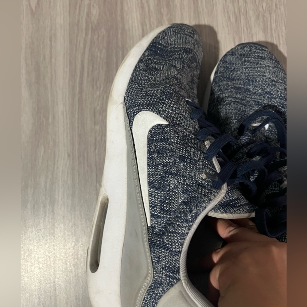 Nike Men's Blue and White Knit Sneakers size 13 - Picture 5 of 7